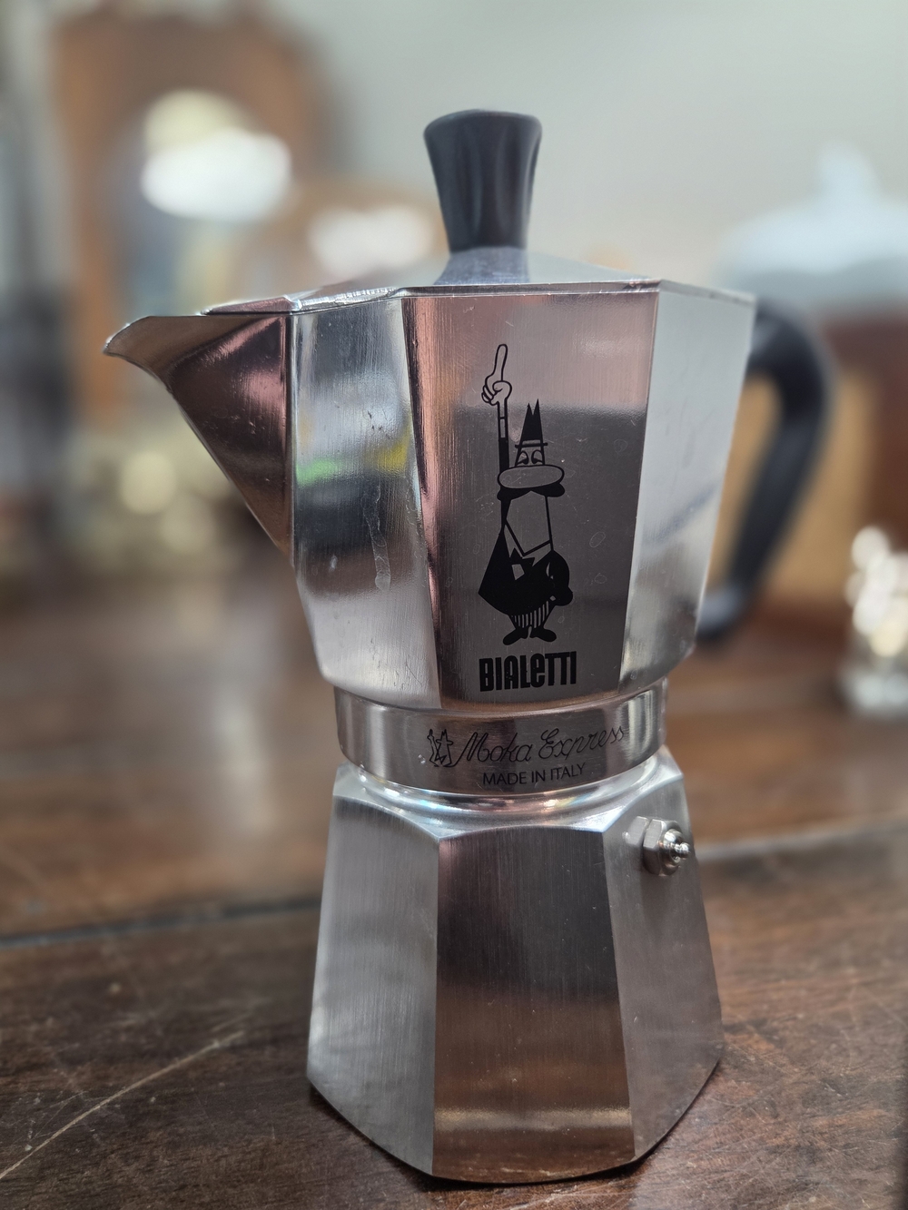 Bialetti Moka Express 6-Cup Aluminum Stovetop Espresso Moka Pot Silver Metallic